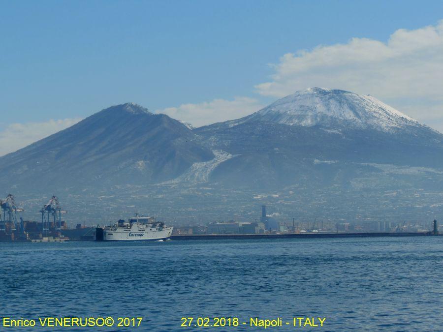 Vesuvio innevato il 27.02.2018.jpg